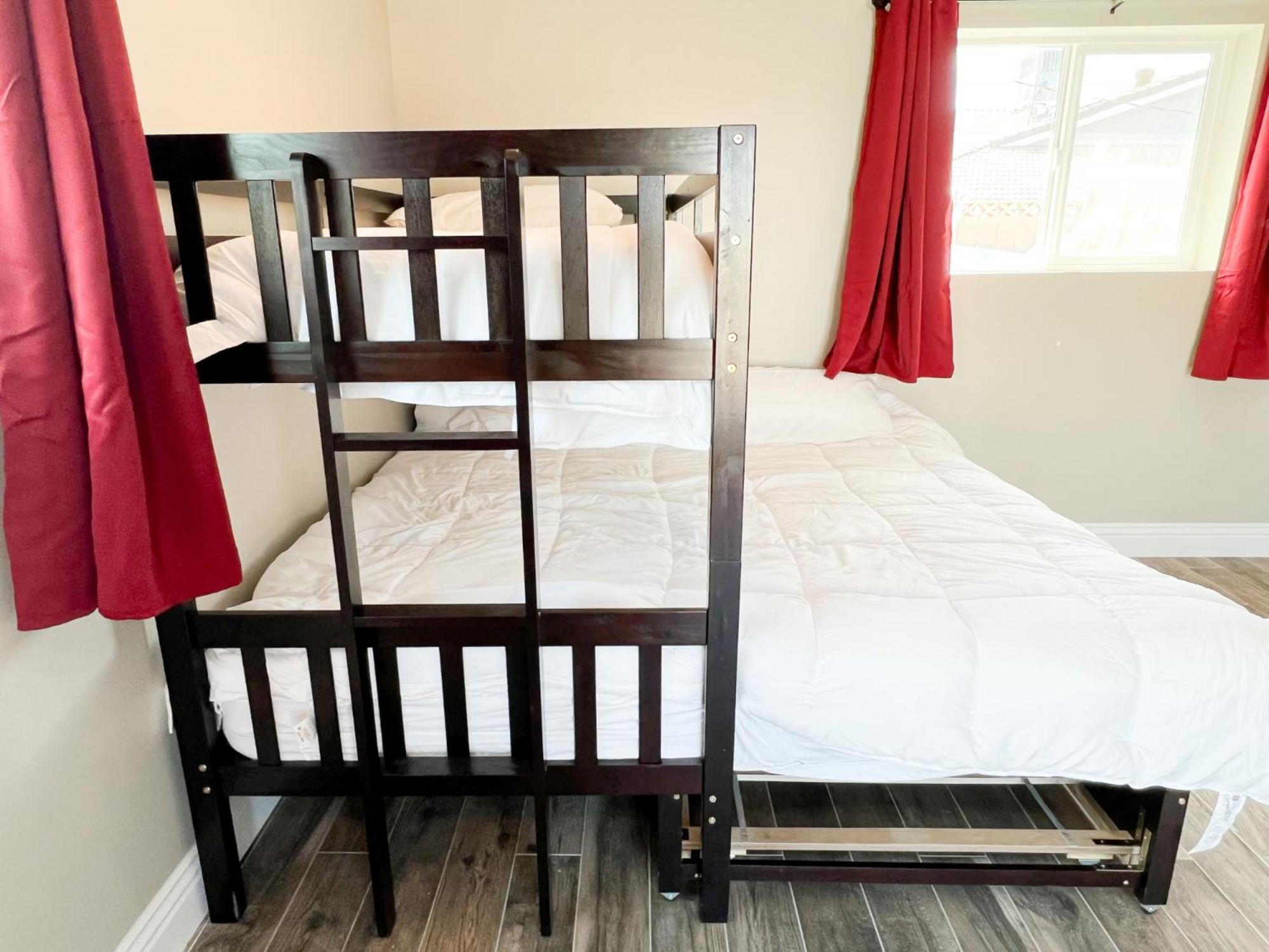 Lux Private Home - Pool, Billiards, 8 Smart Tvs, Board Games, Cotton Bedding - The Stone Sanctuary At Mccullough Hills Trailhead Лас-Вегас Екстер'єр фото