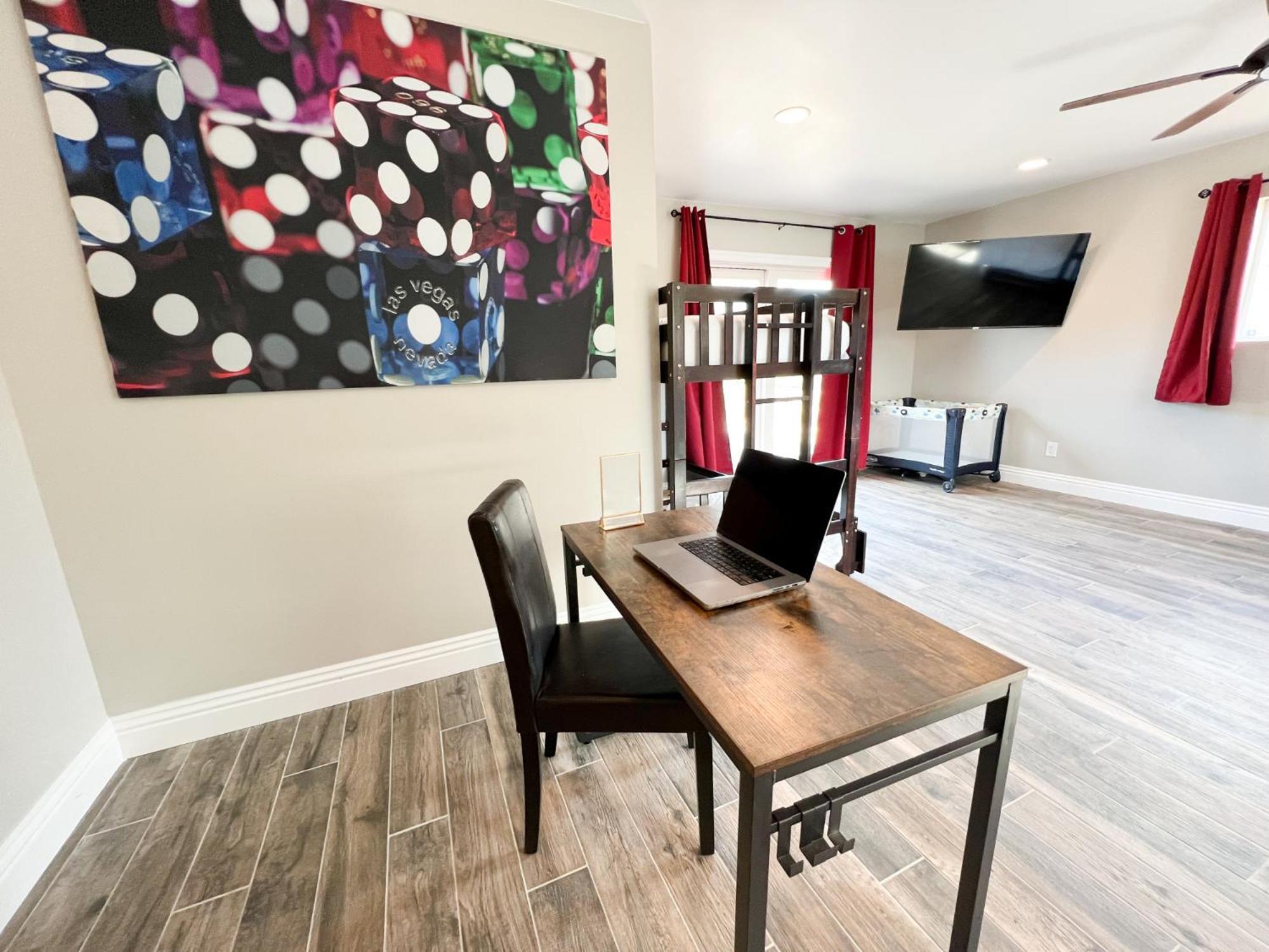 Lux Private Home - Pool, Billiards, 8 Smart Tvs, Board Games, Cotton Bedding - The Stone Sanctuary At Mccullough Hills Trailhead Лас-Вегас Екстер'єр фото