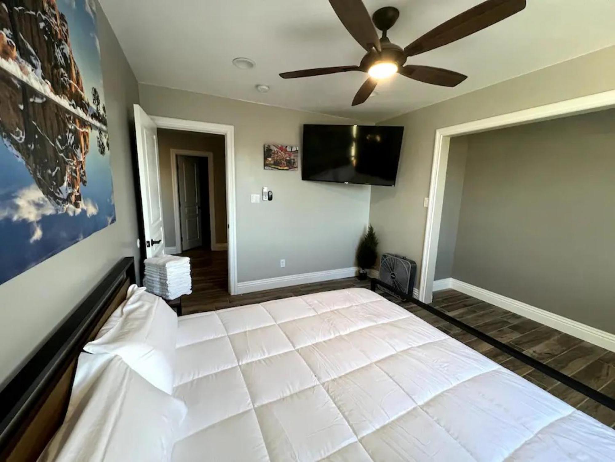 Lux Private Home - Pool, Billiards, 8 Smart Tvs, Board Games, Cotton Bedding - The Stone Sanctuary At Mccullough Hills Trailhead Лас-Вегас Екстер'єр фото