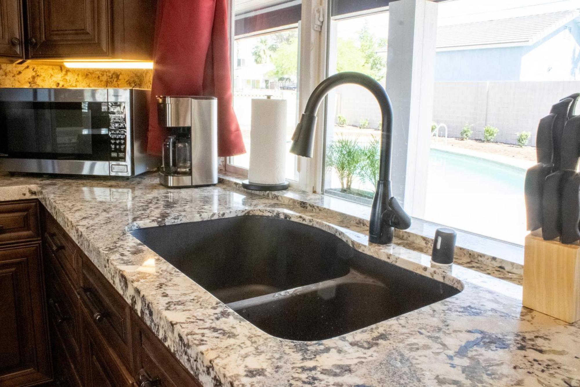 Lux Private Home - Pool, Billiards, 8 Smart Tvs, Board Games, Cotton Bedding - The Stone Sanctuary At Mccullough Hills Trailhead Лас-Вегас Екстер'єр фото
